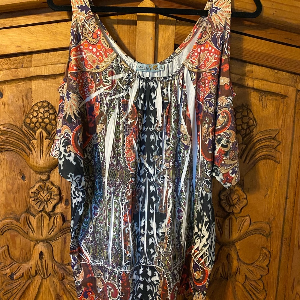 Unity World Wear, Cold-Shoulder Blouse, Size XL
